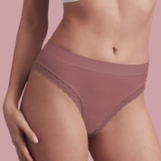 Bellissima: Slip senza cuciture a costine con pizzo Cognac