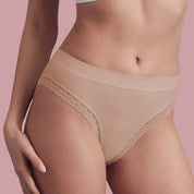 Bellissima: Slip senza cuciture a costine con pizzo Nude
