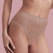 Bellissima: Slip vita alta senza cuciture a costine Nude