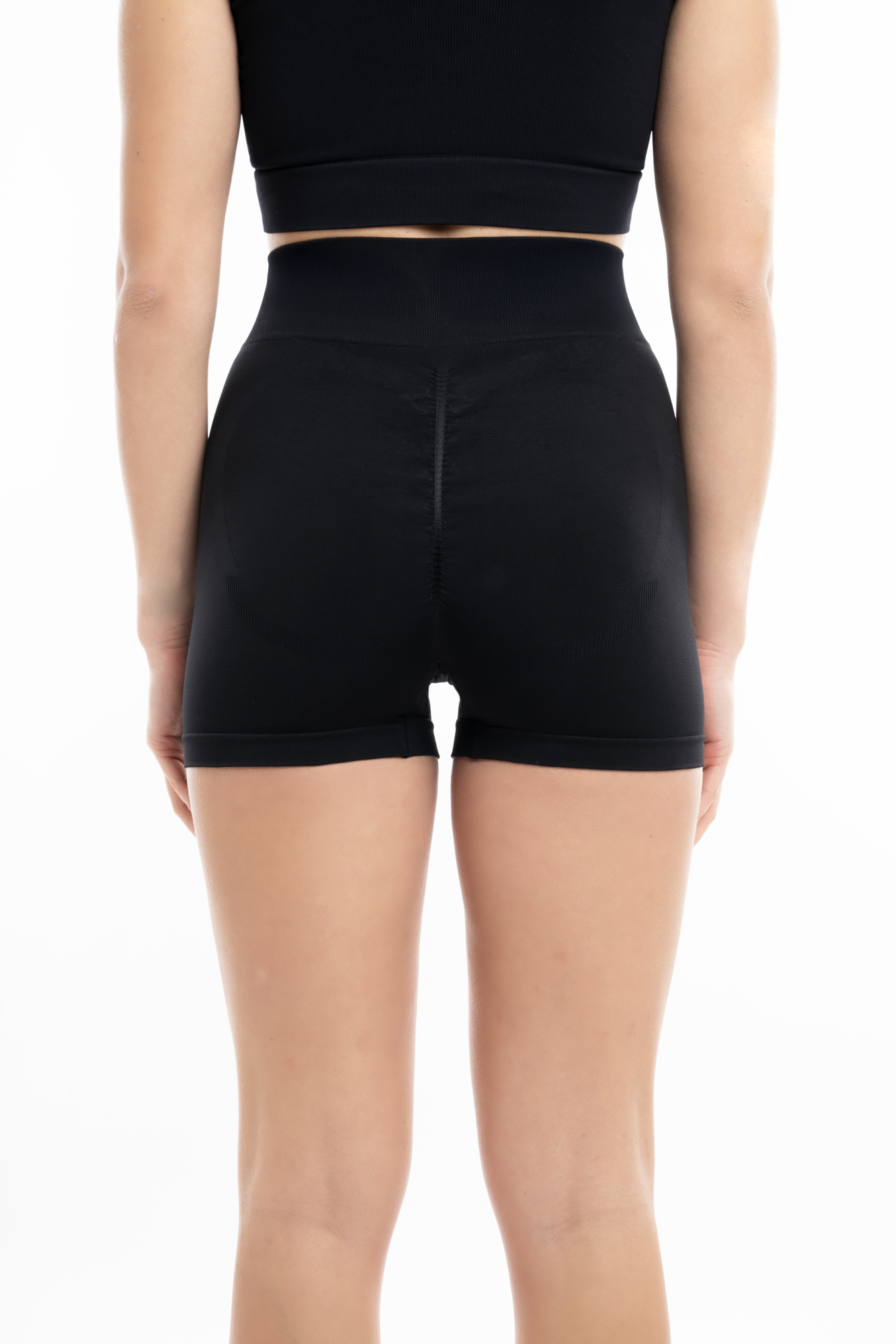 Completo Scrunch Short